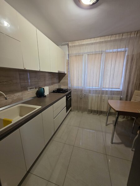 Dristor, chiar la gura de metrou, 5 minute mall Park Lake si parc IOR,