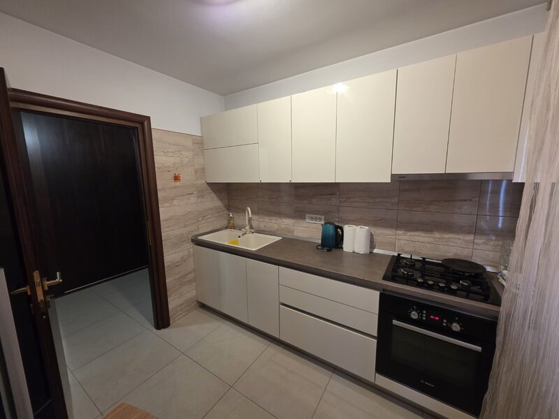 Dristor, chiar la gura de metrou, 5 minute mall Park Lake si parc IOR,