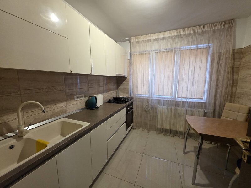 Dristor, chiar la gura de metrou, 5 minute mall Park Lake si parc IOR,