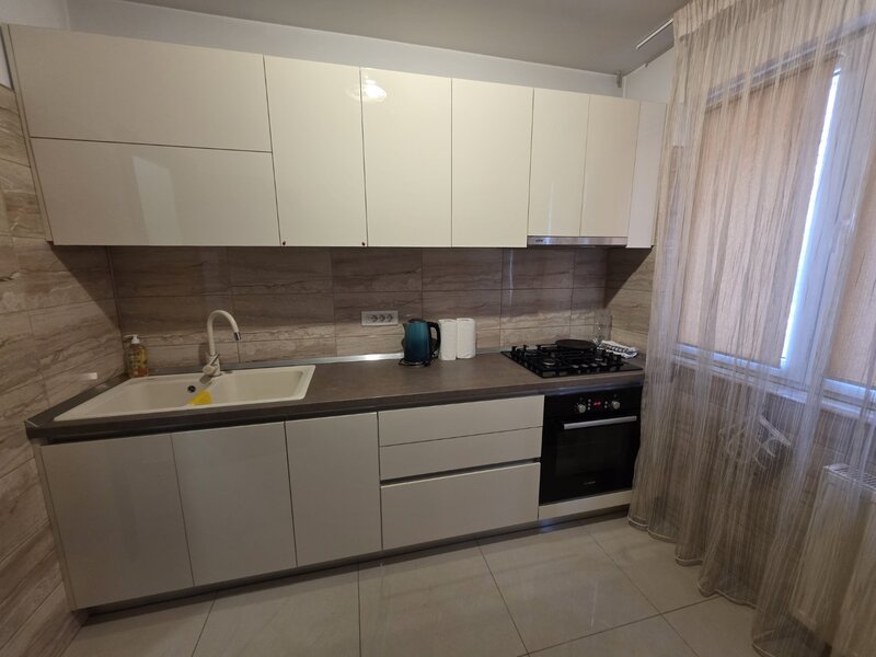 Dristor, chiar la gura de metrou, 5 minute mall Park Lake si parc IOR,