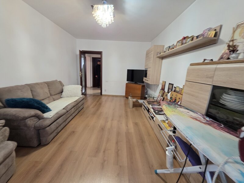 Dristor, chiar la gura de metrou, 5 minute mall Park Lake si parc IOR,